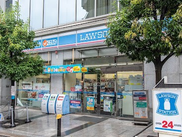 コンビニ　ローソン白金高輪駅前店（コンビニ）まで96m