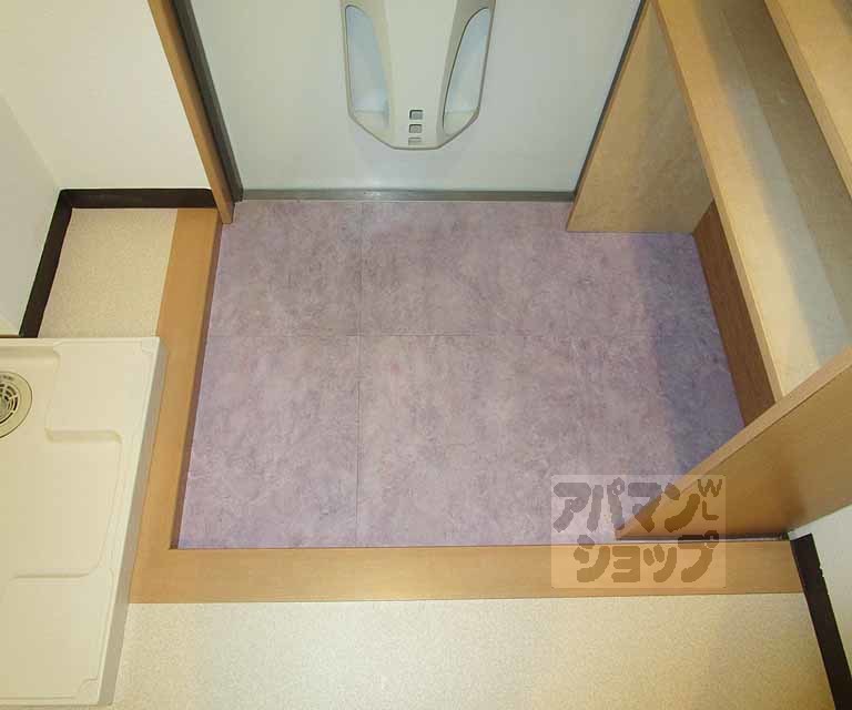 玄関　４０６号室の写真です。
