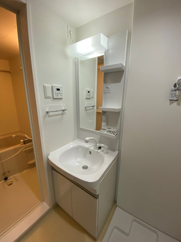 洗面設備　別のお部屋の写真ですが参考までに