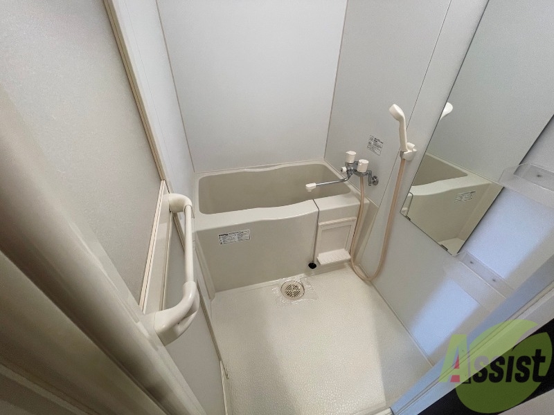 バス・シャワールーム　お風呂になります。一日の疲れを癒してくださいね。