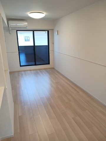 居室・リビング　こちらの居間で趣味の時間をお楽しみください