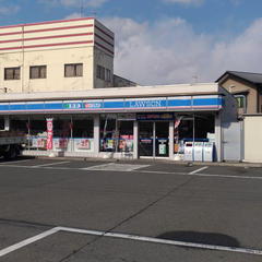 コンビニ　ローソン 吉祥院八条通店（コンビニ）まで354m