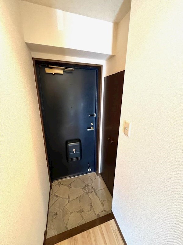 玄関　玄関収納あり