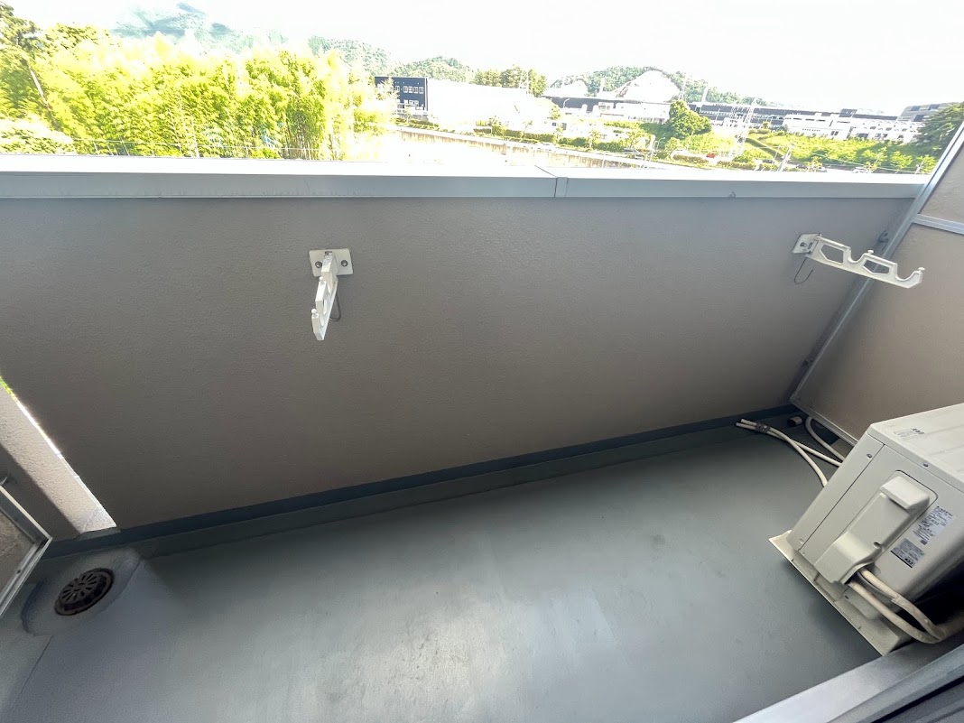 バルコニー　※同建物の別のお部屋の写真です。
