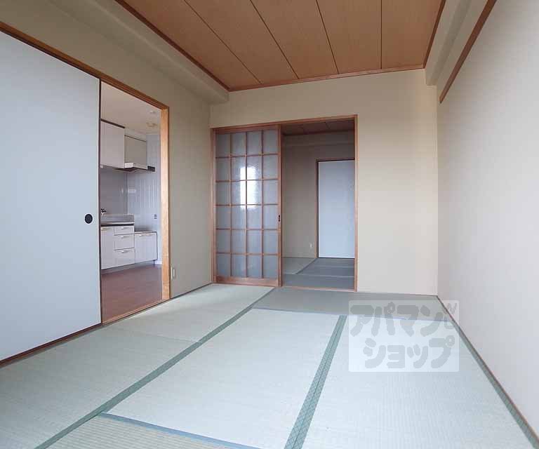 アップス嵯峨野の居間写真