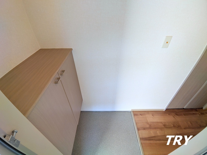 玄関　下駄箱付