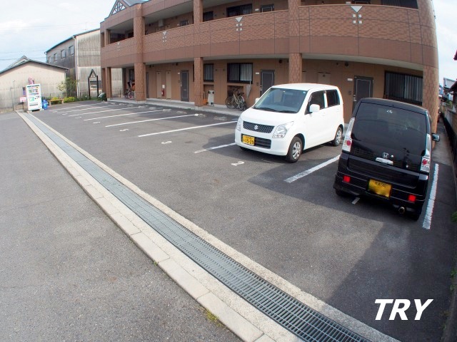 駐車場　敷地内駐車場