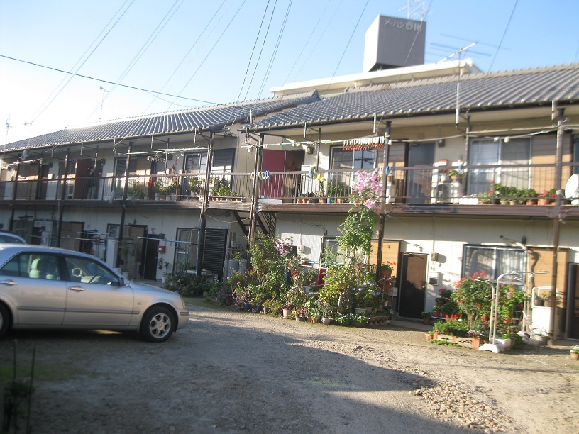 豊田市下市場町のアパートの建物外観