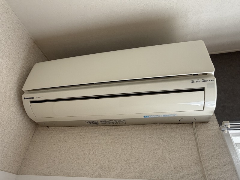 その他設備　エアコンと照明器具の様子