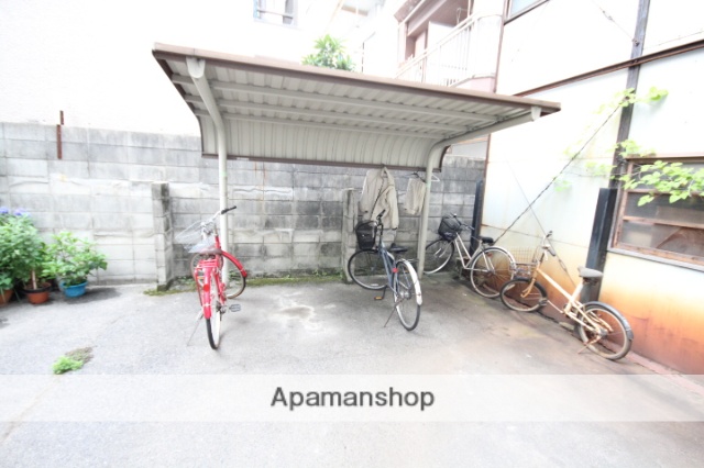 駐車場　エントランス