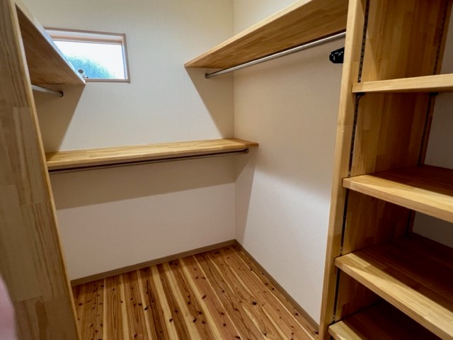 収納　ウォークインクローゼット！