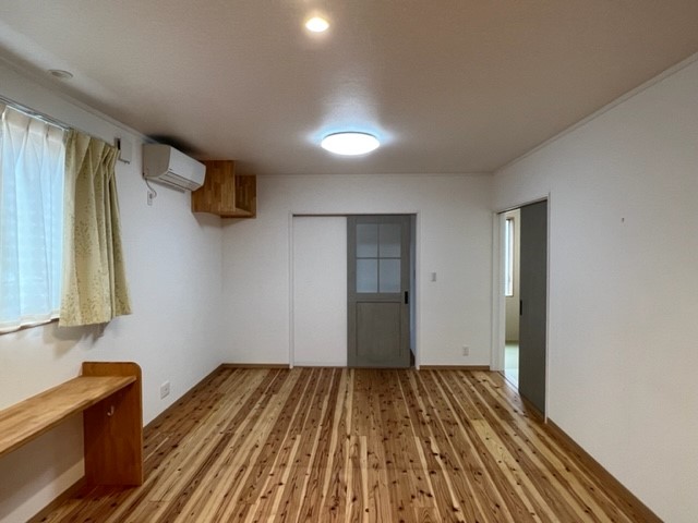 居室・リビング　エアコン・照明付き！