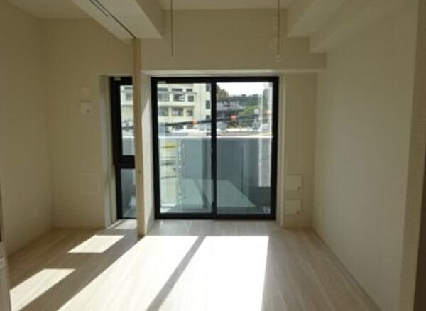 居室・リビング　内観1