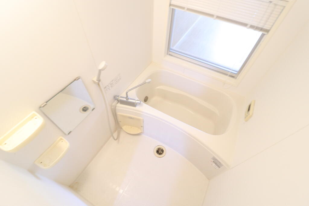 バス・シャワールーム　浴室から洋室が見えます☆