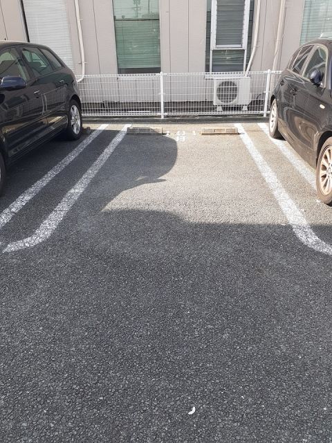 【ポラリス　弐番館の駐車場】