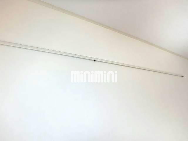 その他　ハンガー等掛けられて便利です。