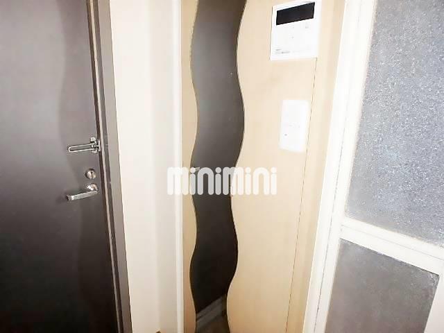 その他　玄関にある全身鏡でチェックできます☆