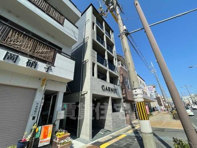 京都市南区唐橋堂ノ前町のマンションの建物外観