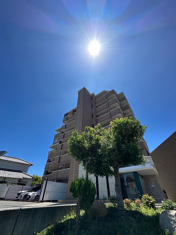 吹田市佐井寺のマンションの建物外観