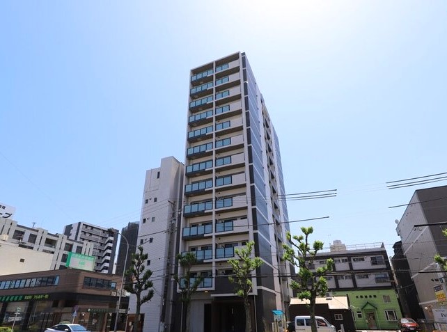 名古屋市東区古出来のマンションの建物外観