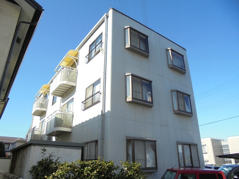 松本市大字島内のマンションの建物外観