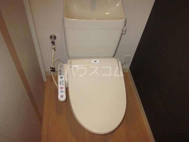 【秩父市中村町のアパートのトイレ】