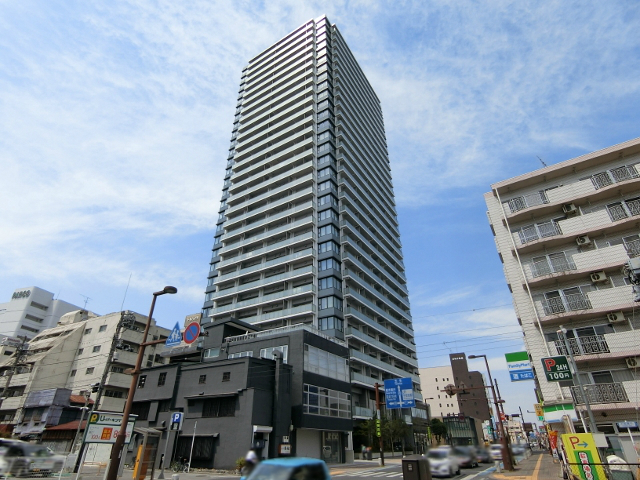 宇都宮市馬場通りのマンションの建物外観