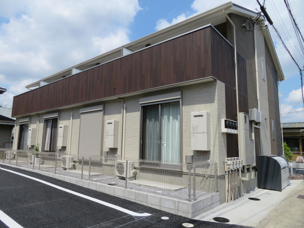 建物外観　築浅2LDK。貴重なペット可物件です。