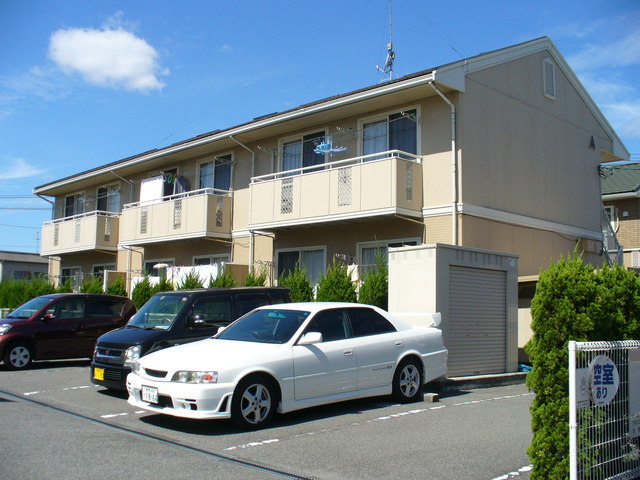 【倉敷市平田のアパートの建物外観】