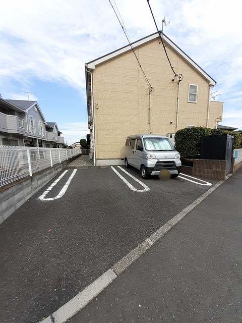 【ロジュマン　リーヴIIの駐車場】