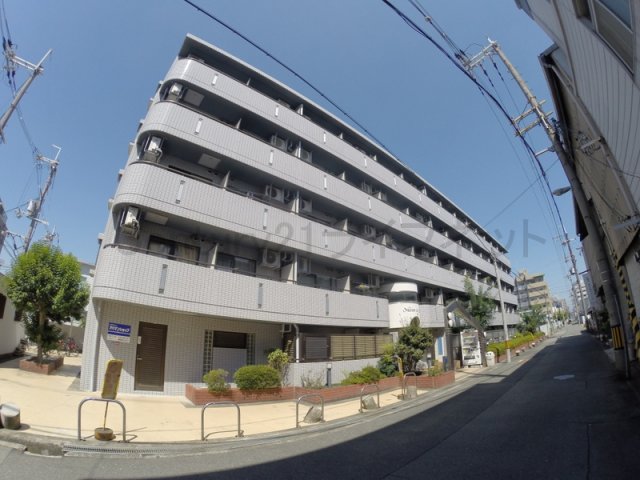 【大阪市淀川区野中北のマンションの建物外観】