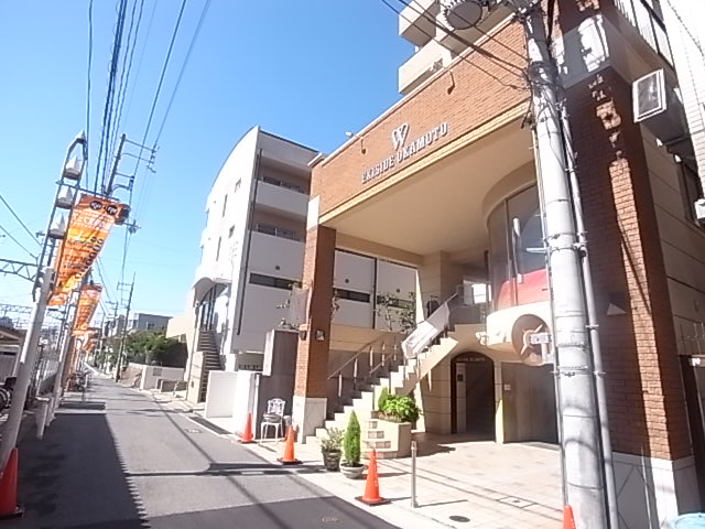 【神戸市東灘区岡本のマンションのエントランス】