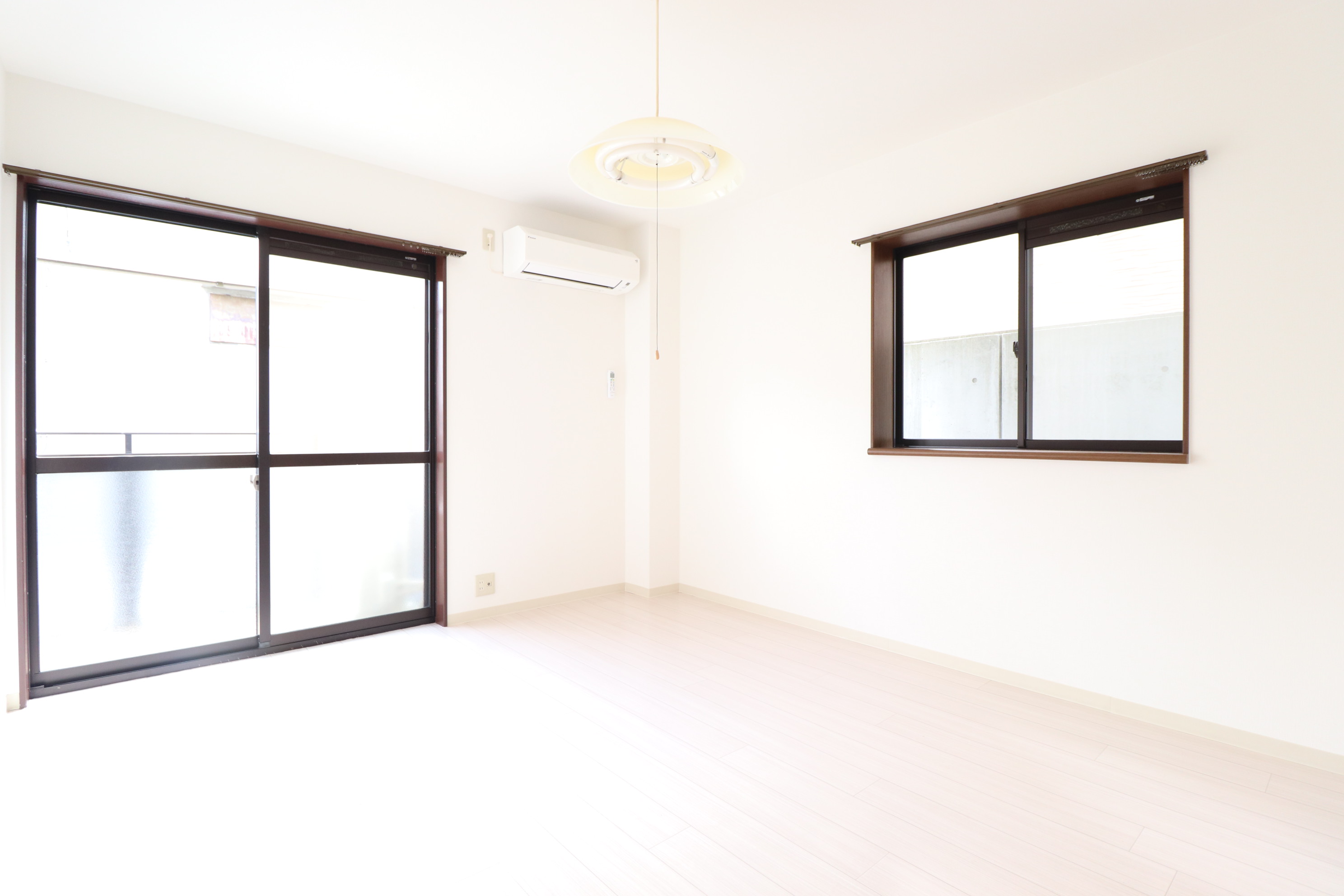 居室・リビング　8帖の洋室♪