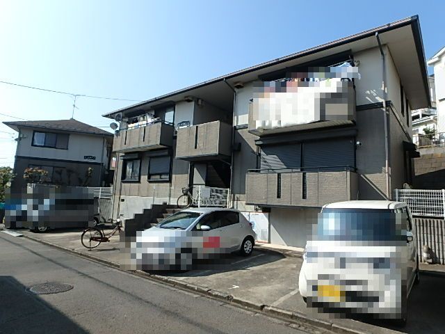 藤沢市高谷のアパートの建物外観