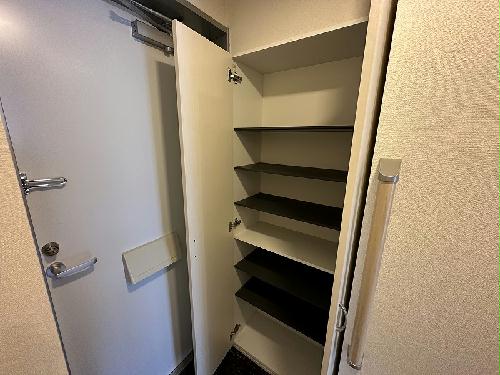 玄関　シューズボックス