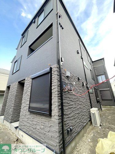 足立区六木のアパートの建物外観