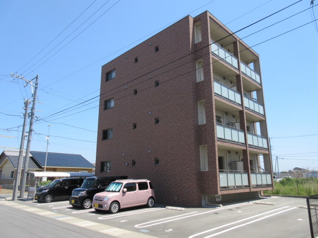 浜松市浜名区西中瀬のマンションの建物外観