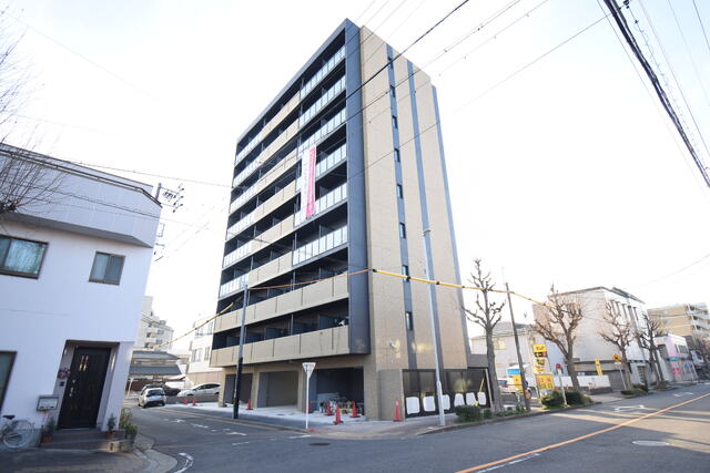 【名古屋市東区筒井町のマンションの建物外観】