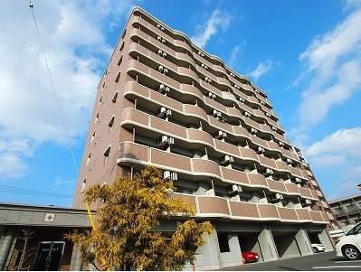 【北九州市八幡西区陣原のマンションの建物外観】