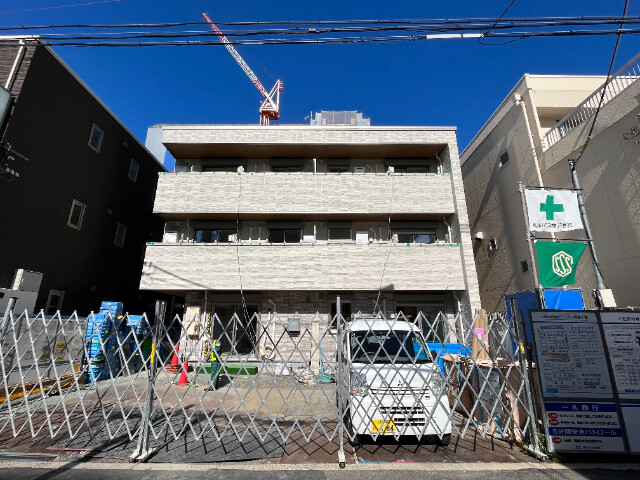 大阪市淀川区木川西のマンションの建物外観