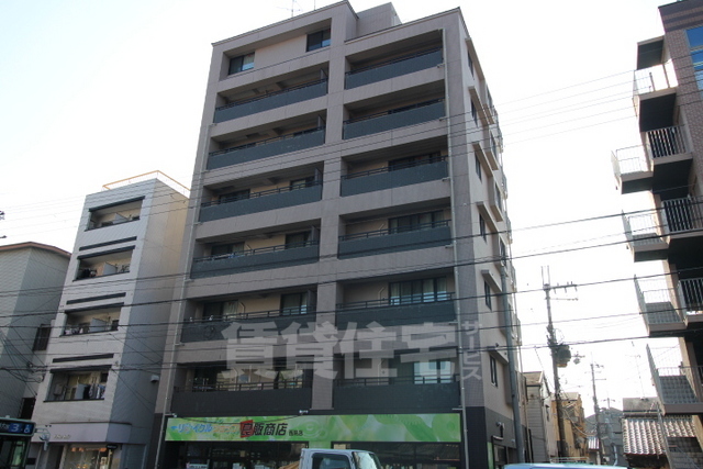 京都市右京区西院坤町のマンションの建物外観