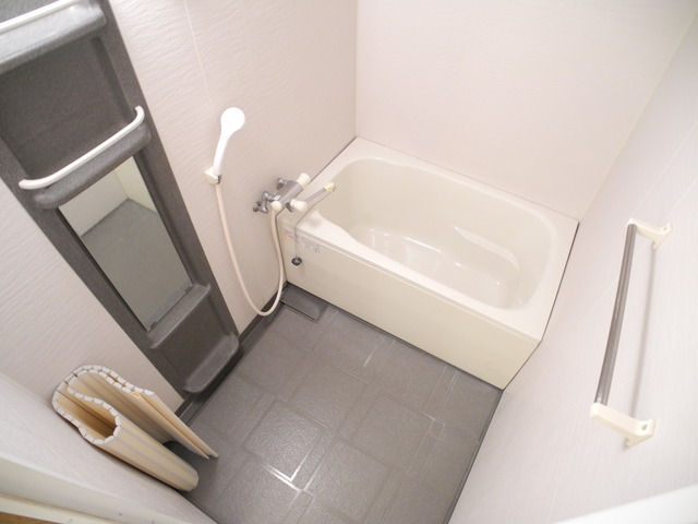 バス・シャワールーム　※室内画像は別号室のもの