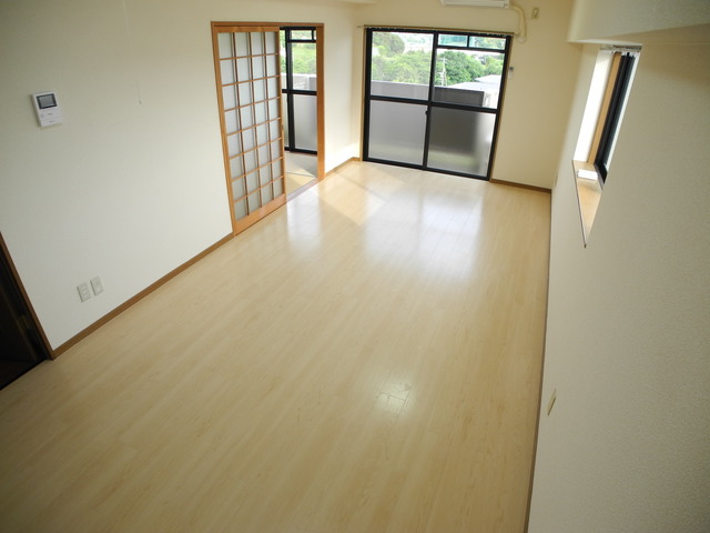 居室・リビング　※室内画像は別号室のもの