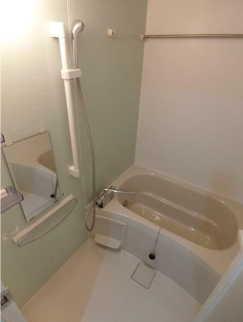 バス・シャワールーム　落ち着いた空間のお風呂です