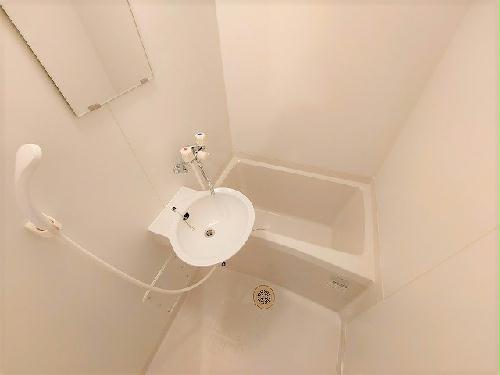 バス・シャワールーム　シャワー付きバスルーム