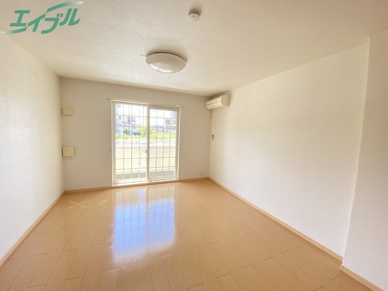 居室・リビング　同タイプの部屋写真です