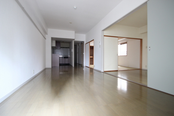 居室・リビング　※別部屋の写真です