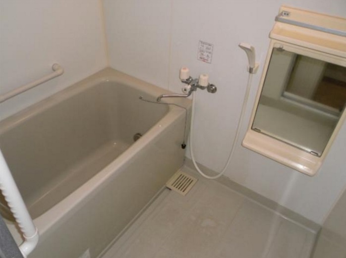 バス・シャワールーム　別部屋参考写真です