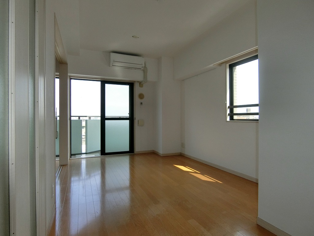 居室・リビング　日当り良好、綺麗な室内