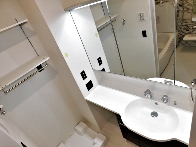 洗面設備　内見等お気軽にご一報下さい。